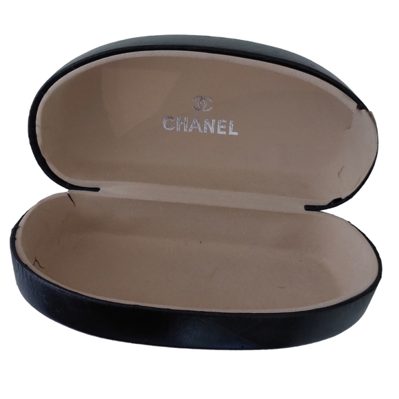 Chanel CC Sunglasses - Picture 10 of 11